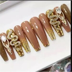 Extra Long Finger Nails, Gems and appliqués Taupe